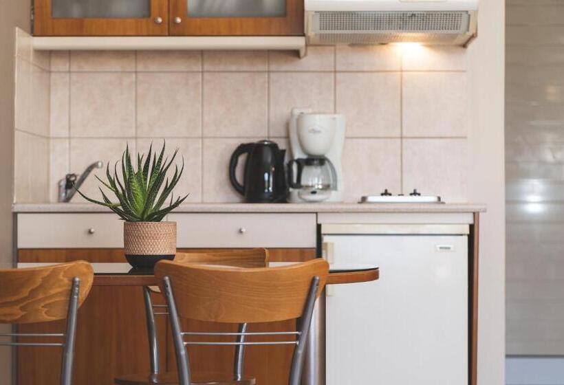 Studio Standard, Helios Apartments