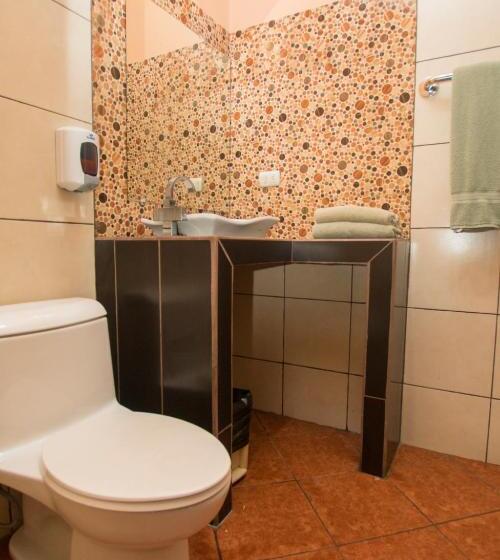 Четырехместный Номер Стандарт с Балконом, Oceanfront Hotel Verde Mar Direct Access To The Beach