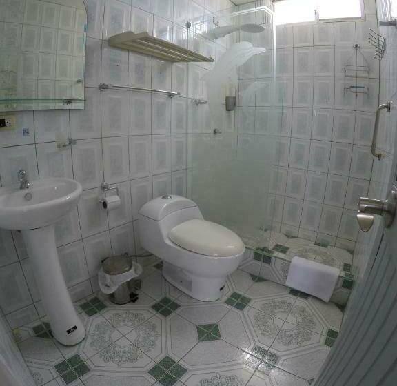 اتاق استاندارد با چشم‌انداز استخر, Stefany's Lodging