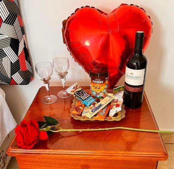 اتاق استاندارد با چشم‌انداز استخر, Stefany's Lodging