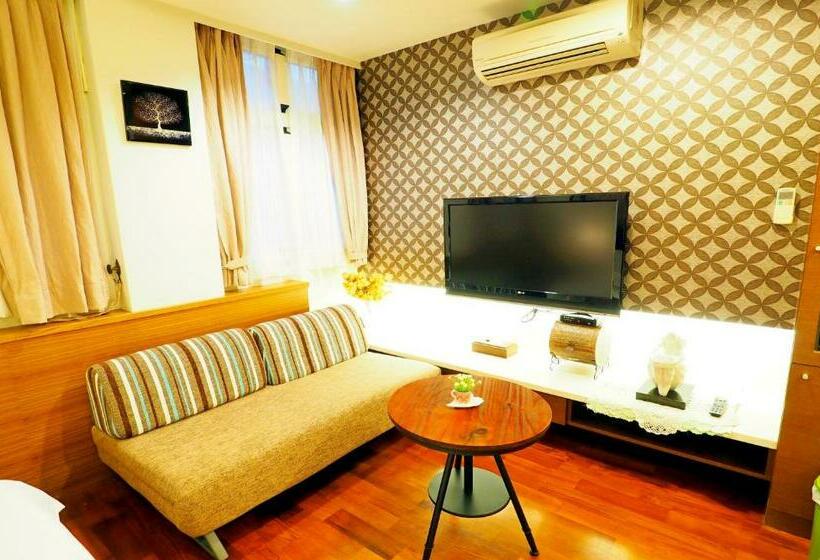اتاق استاندارد چهارنفره با بالکن, Nature House Homestay