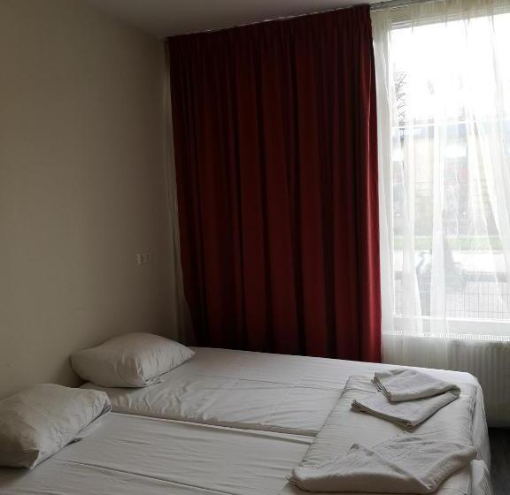 低层单卧公寓, Holland Lodge