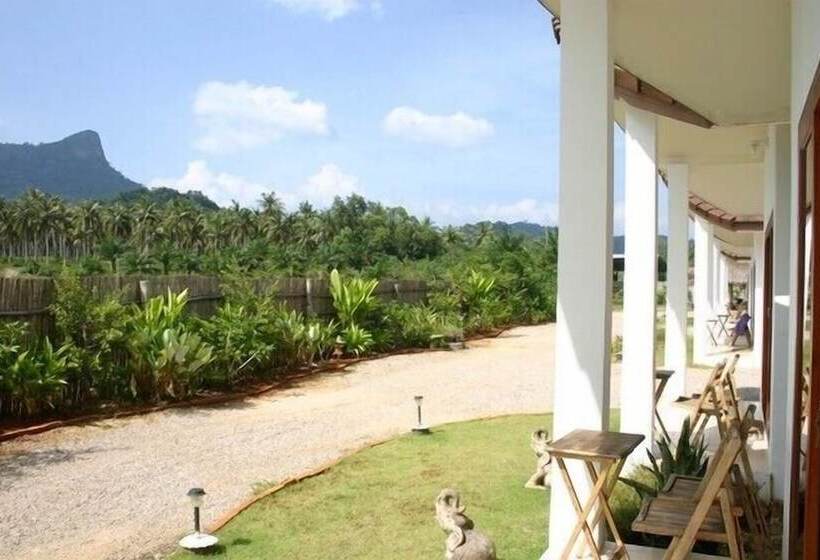بانگلوی استاندارد, Naga Peak Resort