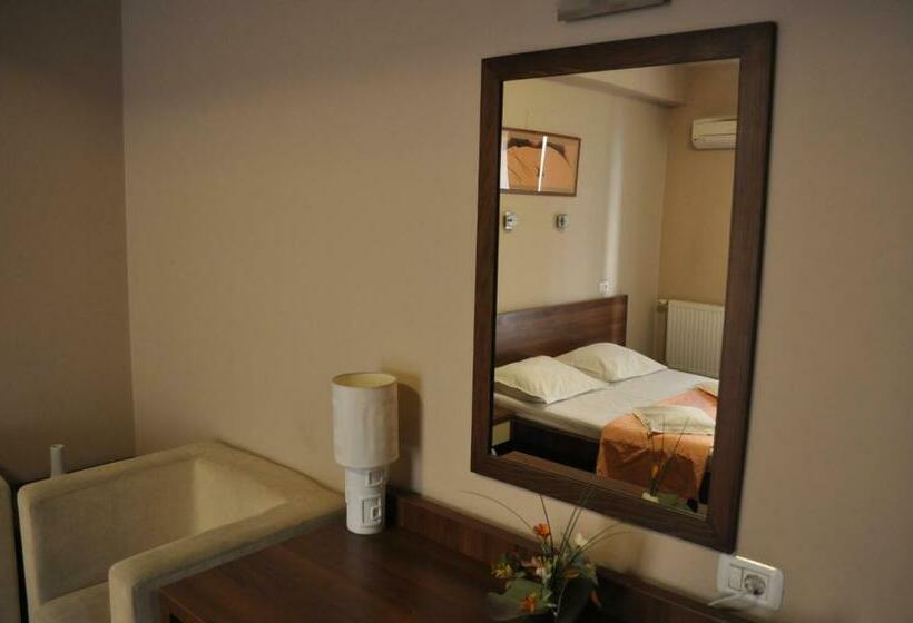 اتاق استاندارد, Euro House