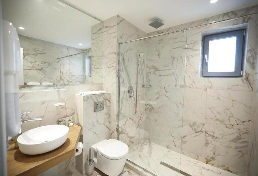 اتاق استاندارد, Nautic Luxury Club