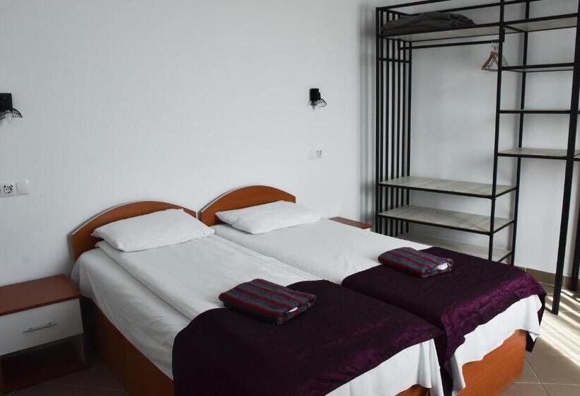 침실 2개 아파트, Pension Recidency