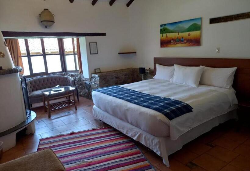 اتاق لوکس با تخت بزرگ, Lizzy Wasi Urubamba