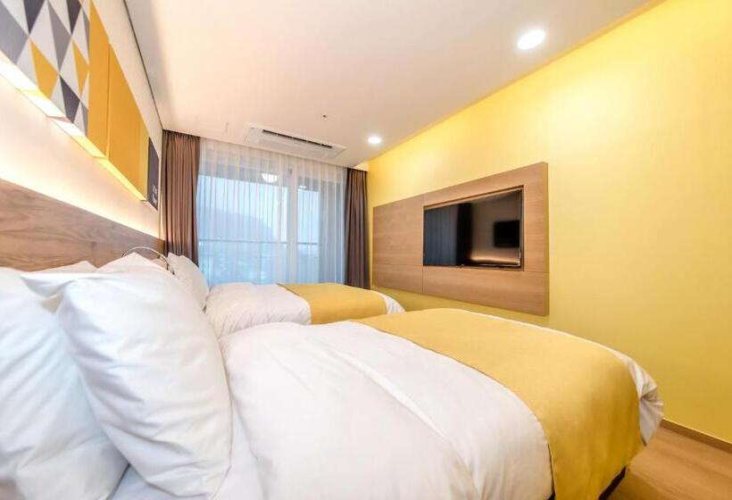 Номер Deluxe Вид на Горы, Co Op City Hotel Seongsan