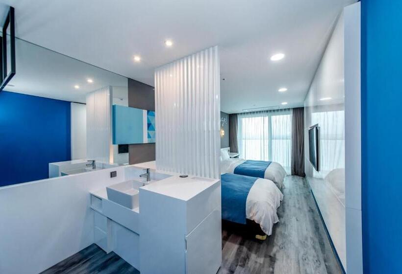 Номер Deluxe Вид на Море, Co Op City Hotel Seongsan