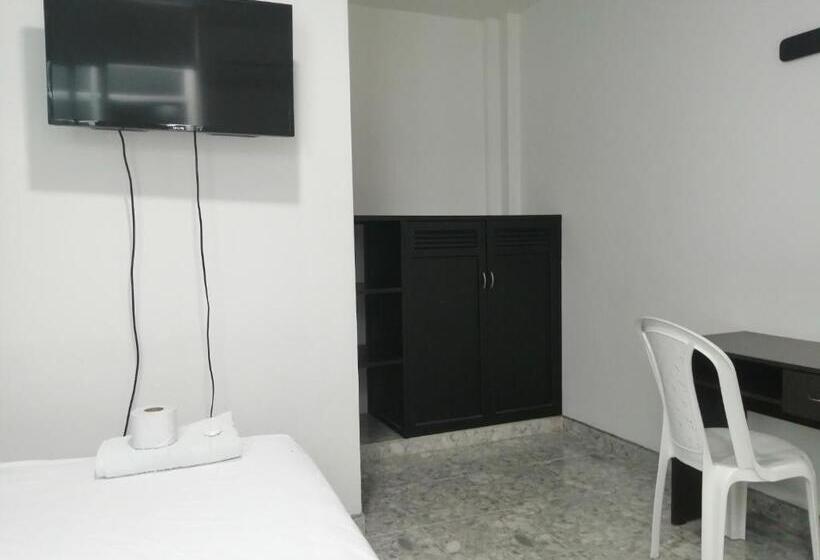 اتاق استاندارد یک نفره, Bucare