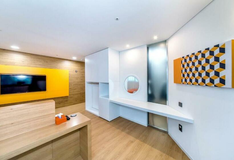 Номер Executive Вид на Море, Co Op City Hotel Seongsan