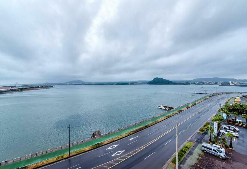 Номер Executive Вид на Море, Co Op City Hotel Seongsan