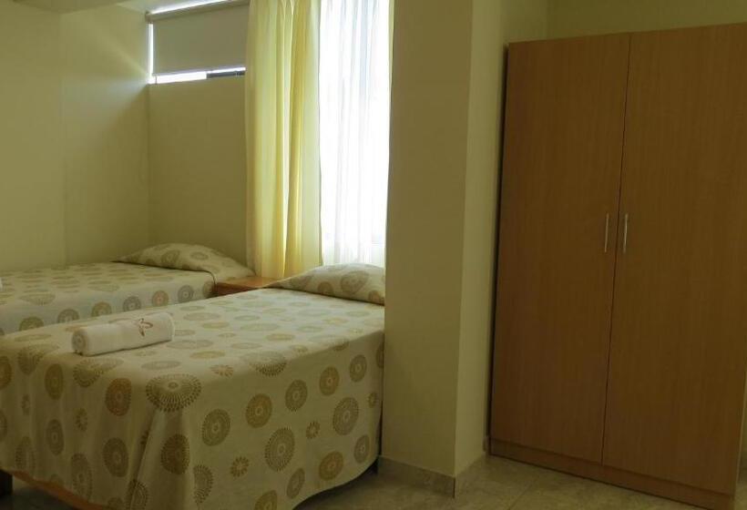 غرفة قياسية رباعية, Las Flores