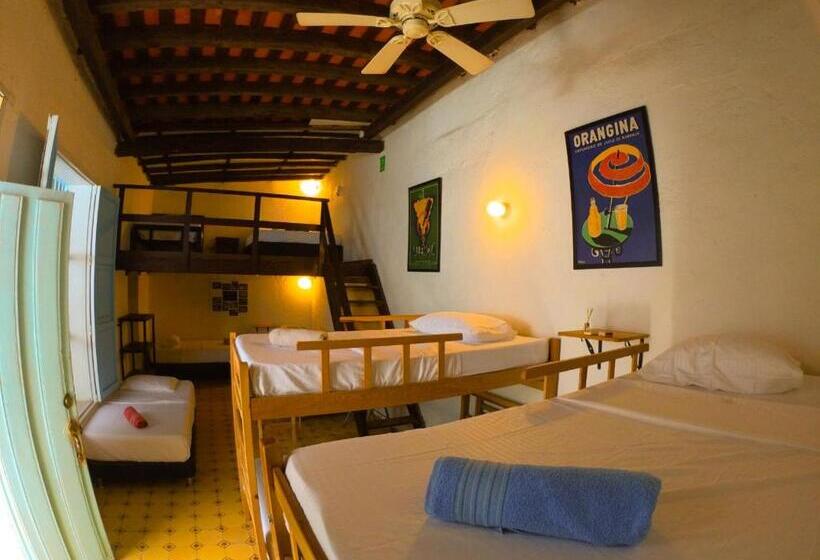تختخواب در اتاق مشترک, Hostal Españolete