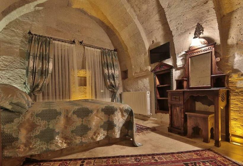 スタンダードルーム, Shoestring Cave House