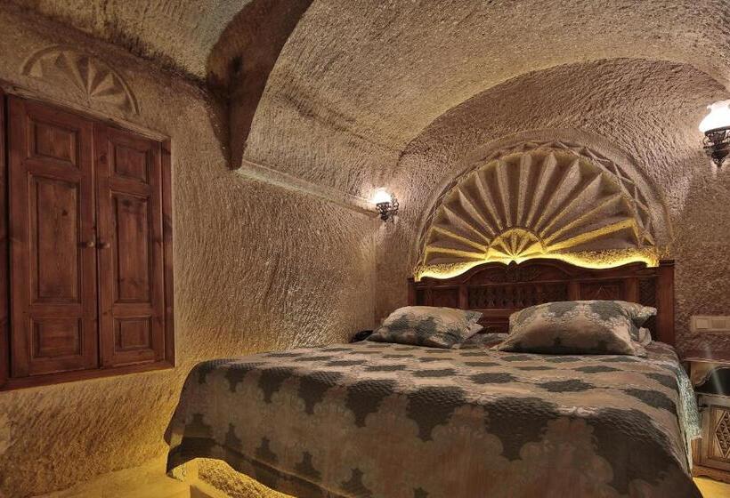 Delüks Oda, Shoestring Cave House