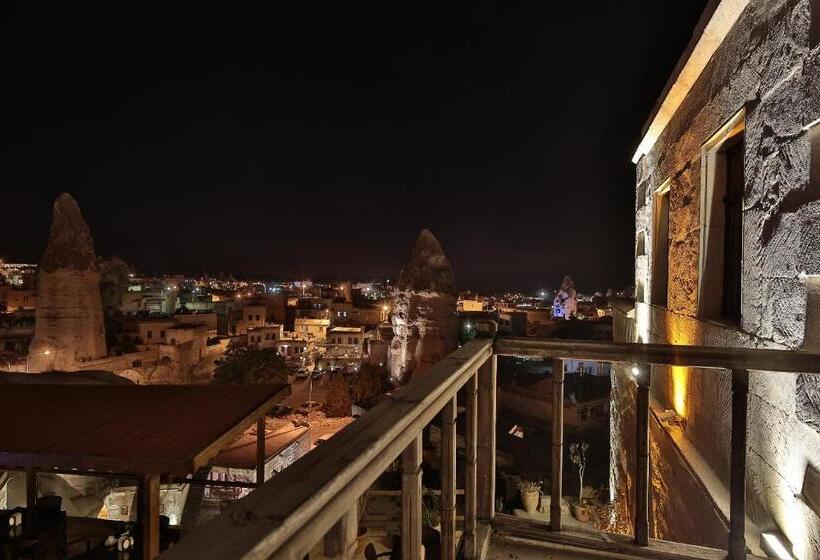 اتاق استاندارد با بالکن, Shoestring Cave House