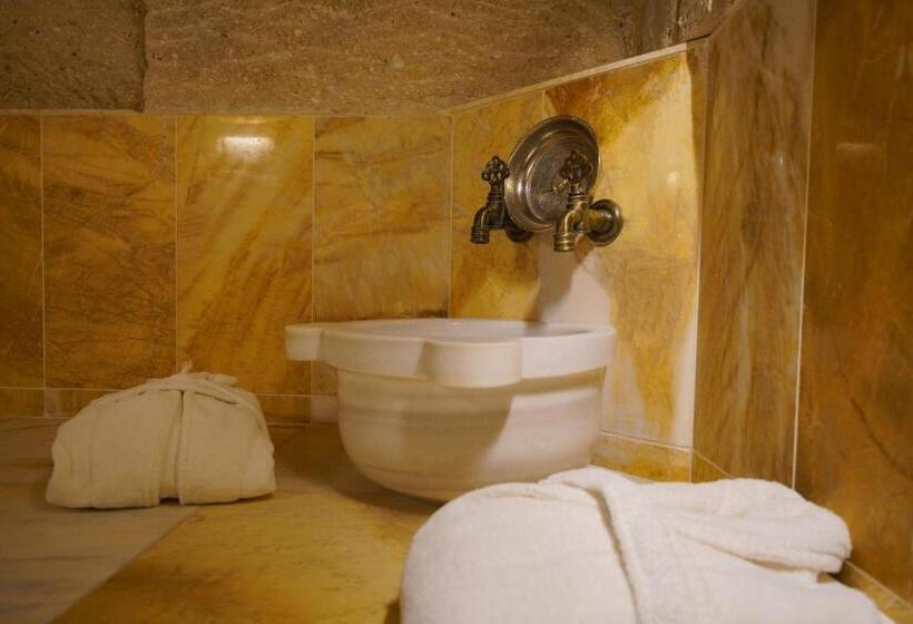 スイート, Shoestring Cave House
