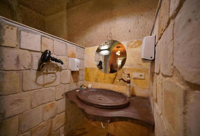 Süit, Shoestring Cave House