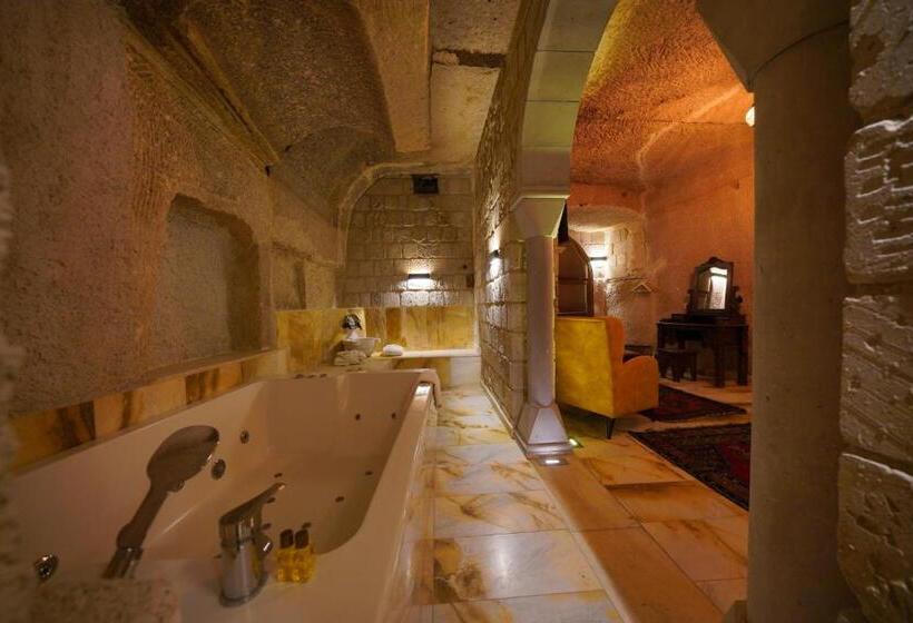 スイート, Shoestring Cave House
