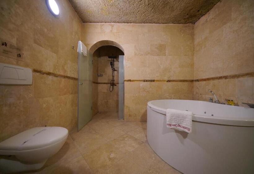 سوییت جونیور, Shoestring Cave House