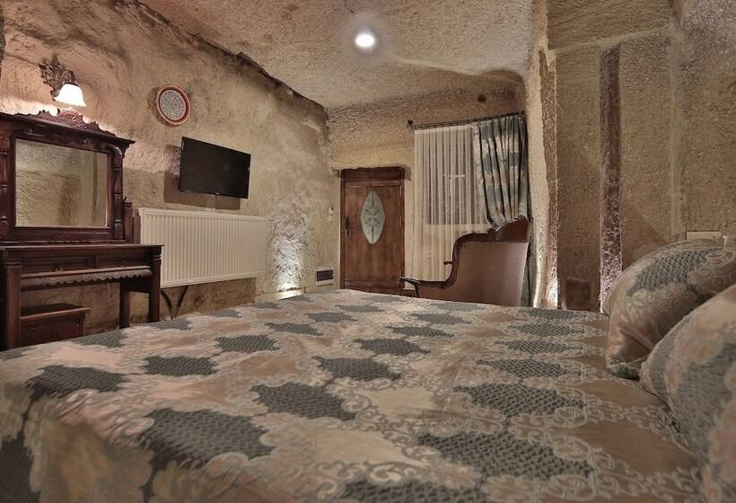 اتاق لوکس, Shoestring Cave House