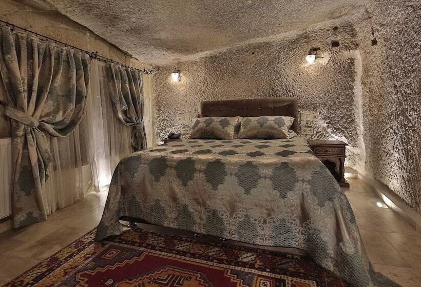 اتاق لوکس, Shoestring Cave House