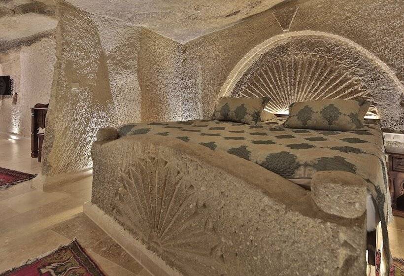 スイート, Shoestring Cave House