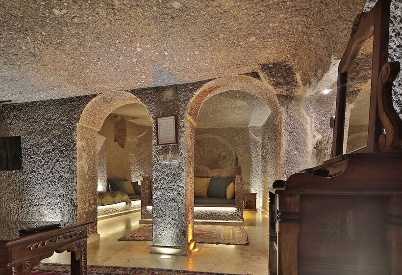 سوییت, Shoestring Cave House