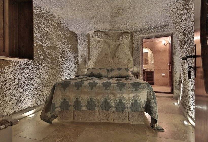 スタンダードルーム, Shoestring Cave House