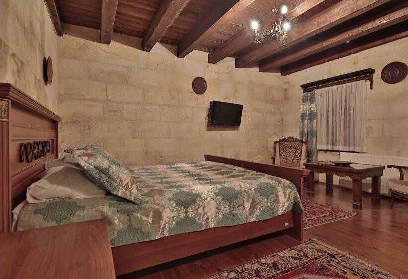 اتاق لوکس, Shoestring Cave House