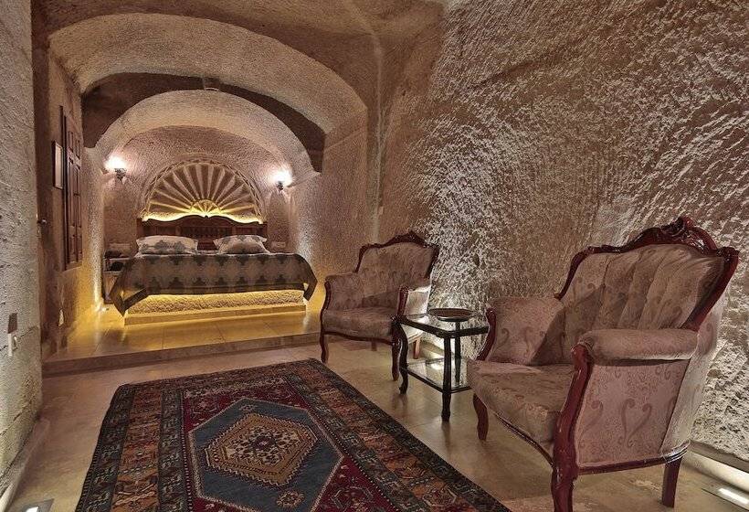 Delüks Oda, Shoestring Cave House