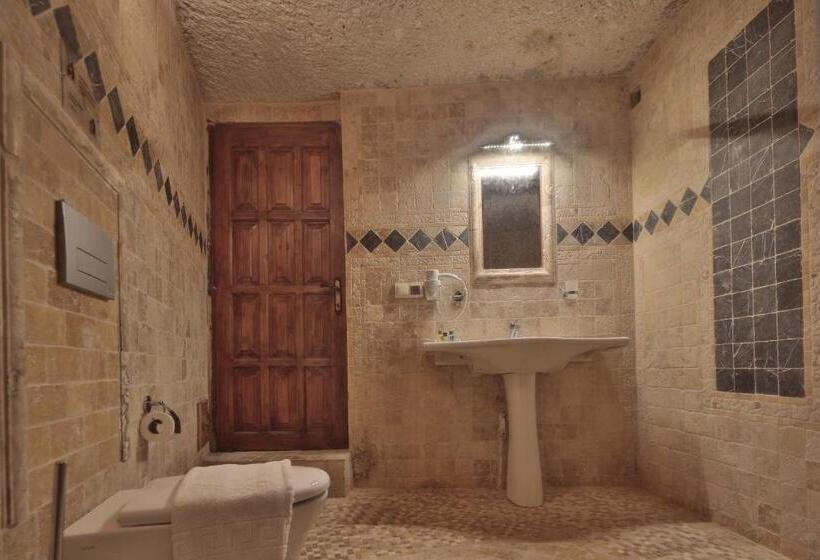 اتاق استاندارد, Shoestring Cave House