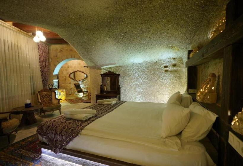 جناح مزوَّد بشرفة, Shoestring Cave House