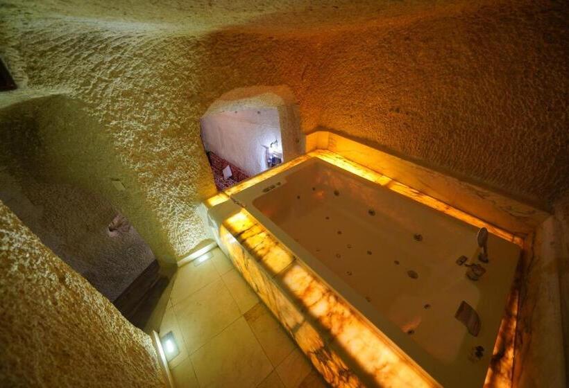 سوییت اجرایی, Shoestring Cave House