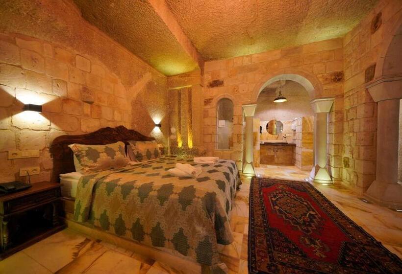 スイート, Shoestring Cave House