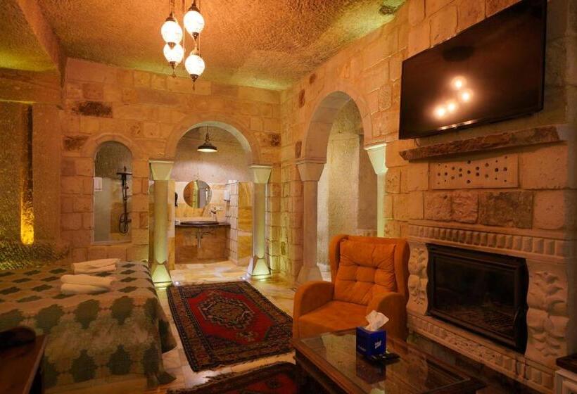سوییت, Shoestring Cave House