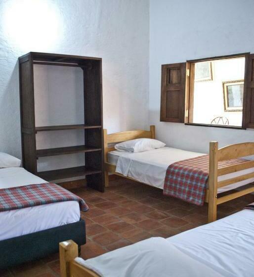 Четырехместный Номер Стандарт, Casa Aparicio Lopez