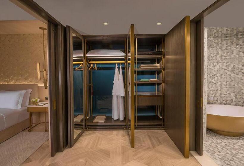 סוויטה דלוקס, Five Palm Jumeirah Dubai