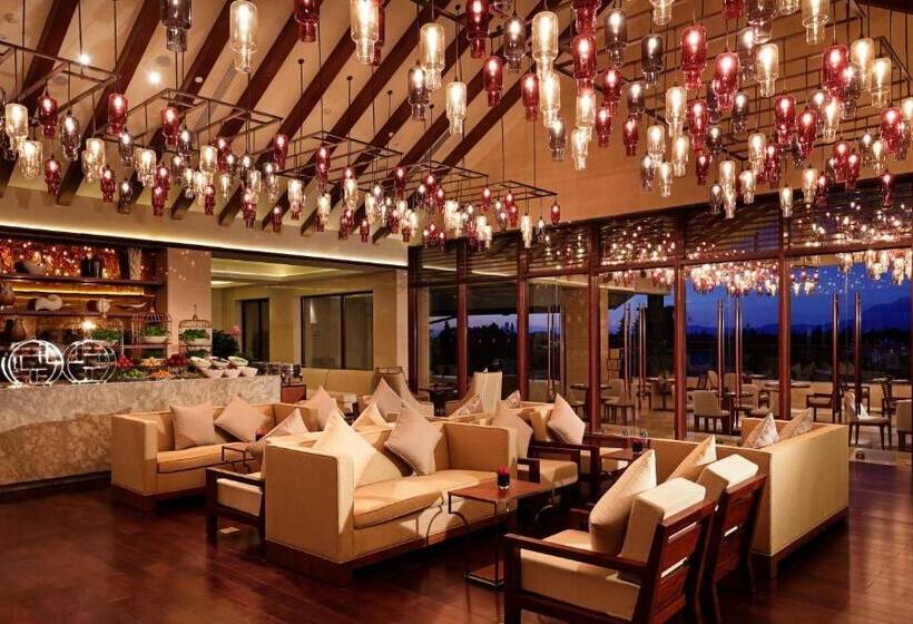 Люкс Кровать Кинг, Hualuxe Hotels & Resorts Kunming, An Ihg