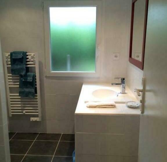 Номер Стандарт с Балконом, Guest House Maison Iratzean