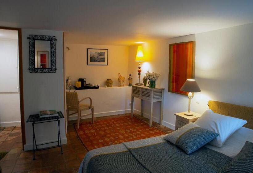 스탠다드 스튜디오, Le Clos Des Amandiers
