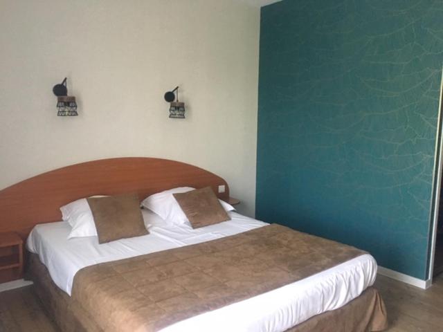 Номер Стандарт, Logis Hôtel Les 3 Marchands