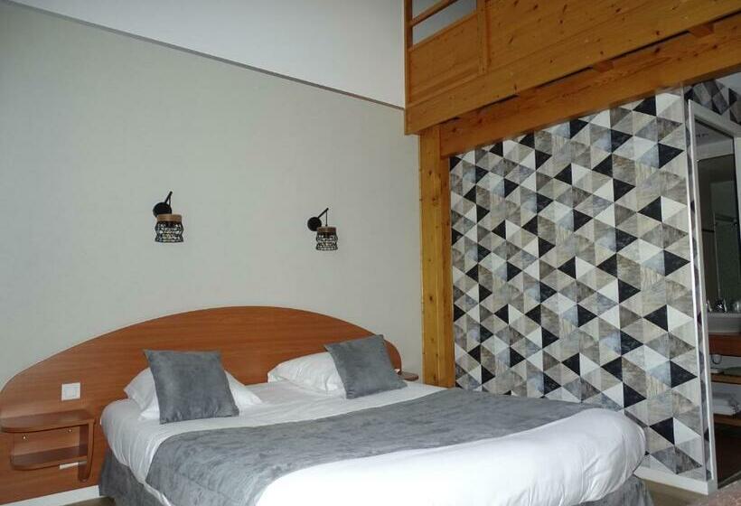 Семейный Номер, Logis Hôtel Les 3 Marchands