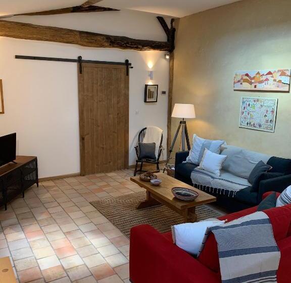 Апартаменты 1 Спальня с Балконом, Repos à Ribérac B&b
