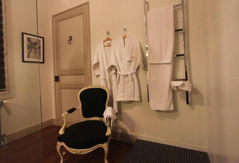 수피리어 룸, Les Buis