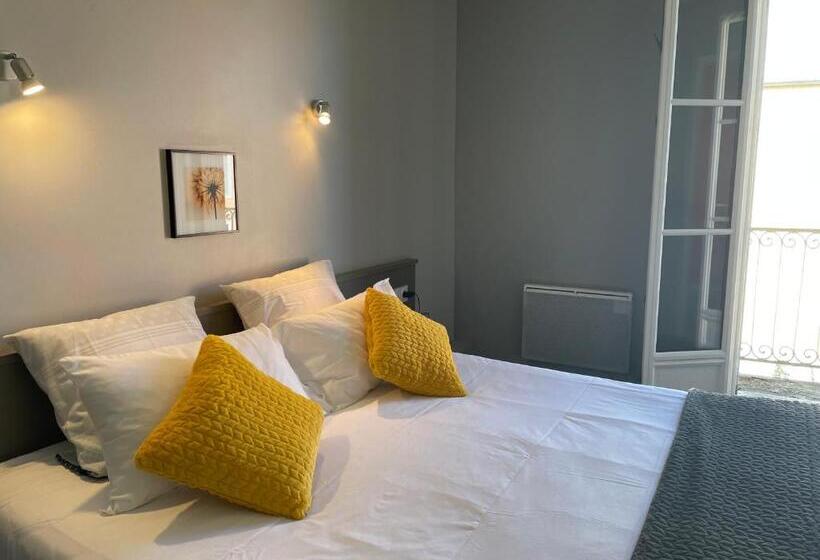 Номер Стандарт, Logis Hotel Castel De Mirambel
