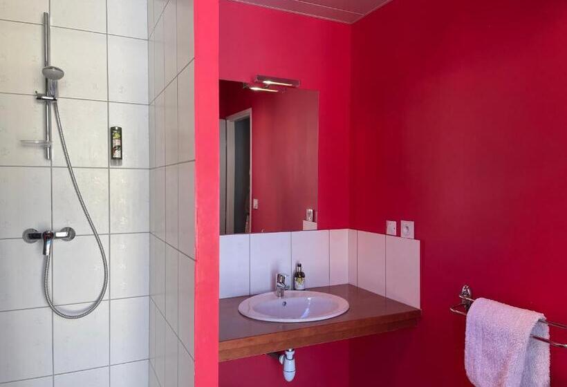Семейный Номер, Logis Hotel Castel De Mirambel