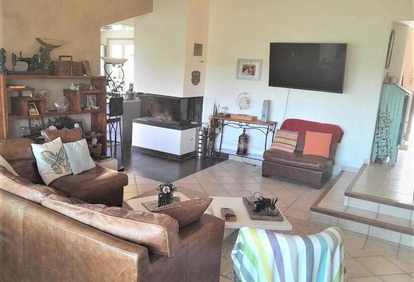 Дом 4 Спальни, Domaine De La Borie Yourhosthelper