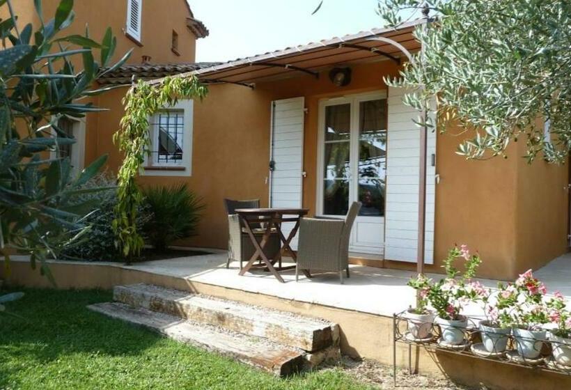 Номер Стандарт с Террасой, Mas De L Olivette